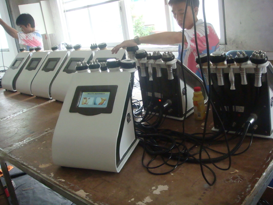 Vacuum RF Cavitation Slimming Machine 40K For Body And Face Shaping